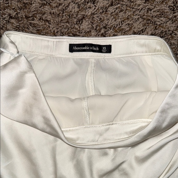 A&F Satin Draped Mini Skort - Picture 3 of 7